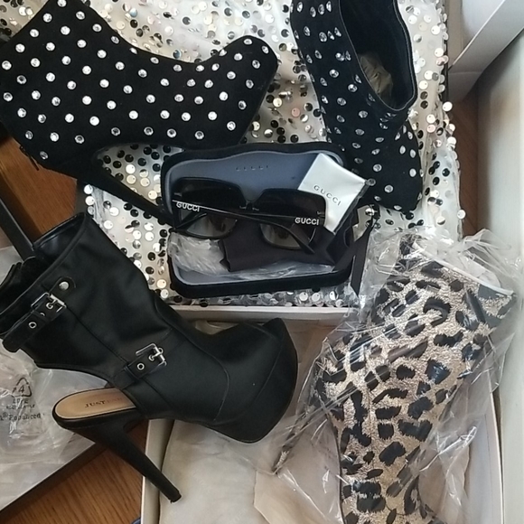 Bags,Clothing, accessories, jewelry, perfume, shoe - Picture 5 of 17